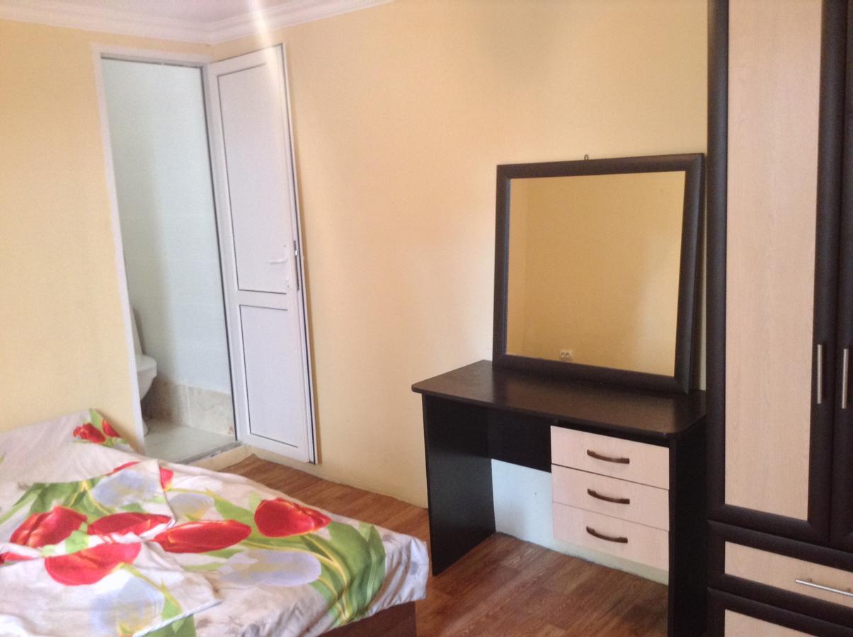Guest House U Lili Гагра Екстер'єр фото